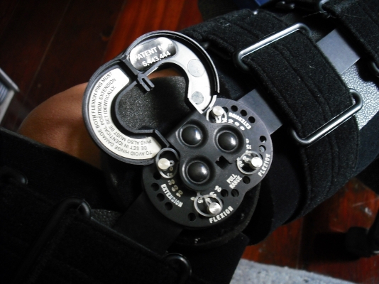 สนับป้องกันเข่า