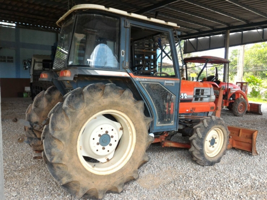 ขายรถไถ KUBOTA GL32 พร้อมดันหน้า ราคา 145,000 อ.แกลง ะยอง สนใจสอบถามได้ครับ  DC Tractor Rayong  0818618678,0899347475 id line=0818618678 id line=0899347475