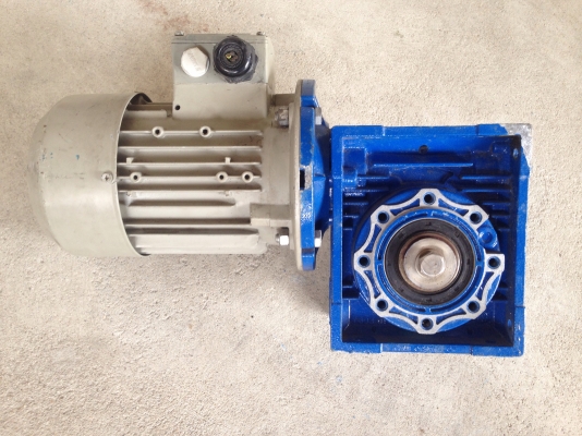 ขายมอเตอร์เกียร์ Siemens หัวเกียร์ Motovario made in Italy ขนาด 1/3HP. 380V อัตราทด 1:100 เพลาออกประมาณ 14รอบต่อนาที แรงบิดเยอะ สภาพสวย พร้อมใช้งาน ขายมอเตอร์เกียร์ Siemens หัวเกียร์ Motovario made in Italy ขนาด 1/3HP. 380V อัตราทด 1:100 เพลาออกประมาณ 14รอบต่อนาที แรงบิดเยอะ สภาพสวย พร้อมใช้งาน