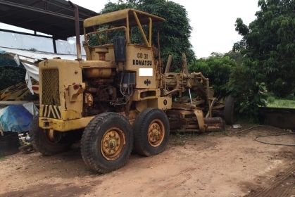 รถเกรด KOMATSU GD31เครื่อง4สูบเทอร์โบระบบไฮโดรลิคพร้อมทำงานเลยไม่ต้อซ่อมเจ้าของขายเองรถบ้าน