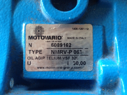 ขายมอเตอร์เกียร์ Siemens หัวเกียร์ Motovario made in Italy ขนาด 1HP. 380V อัตราทด 1:30เพลาออกประมาณ 48รอบต่อนาที สภาพสวย พร้อมใช้งาน