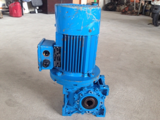 ขายมอเตอร์เกียร์ Siemens หัวเกียร์ Motovario made in Italy ขนาด 1HP. 380V อัตราทด 1:30เพลาออกประมาณ 48รอบต่อนาที สภาพสวย พร้อมใช้งาน