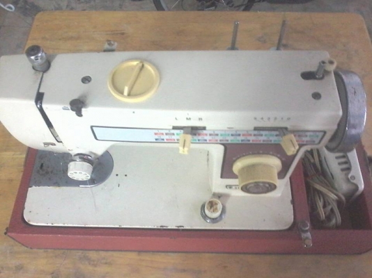 ขายจักรเย็บผ้าแบบตั้งโต๊ะสภาพดีซิกแซกได้ ขายจักรเย็บผ้าแบบตั้งโต๊ะสภาพดีซิกแซกได้