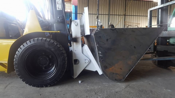 มองหางาเท นึกถึงพีทีเอ ชลบุรี0818342060 รถตักยางพาราตักยางก้อนยางถ้วยขี้ยางตักปามล์ไม้บด มองหางาเท นึกถึงพีทีเอ ชลบุรี0818342060 รถตักยางพาราตักยางก้อนยางถ้วยขี้ยางตักปามล์ไม้บด