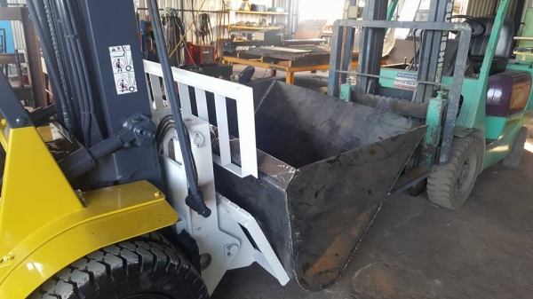 มองหางาเท นึกถึงพีทีเอ ชลบุรี0818342060 รถตักยางพาราตักยางก้อนยางถ้วยขี้ยางตักปามล์ไม้บด มองหางาเท นึกถึงพีทีเอ ชลบุรี0818342060 รถตักยางพาราตักยางก้อนยางถ้วยขี้ยางตักปามล์ไม้บด