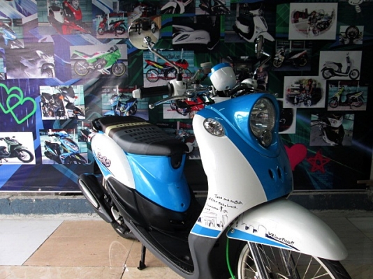 Fino ลายแฟร์ชั่น สีฟ้าขาว ลงล้อขอบ 17ตามรูป เครื่องยนต์เดิมๆ แถม 3 รายการ 19900