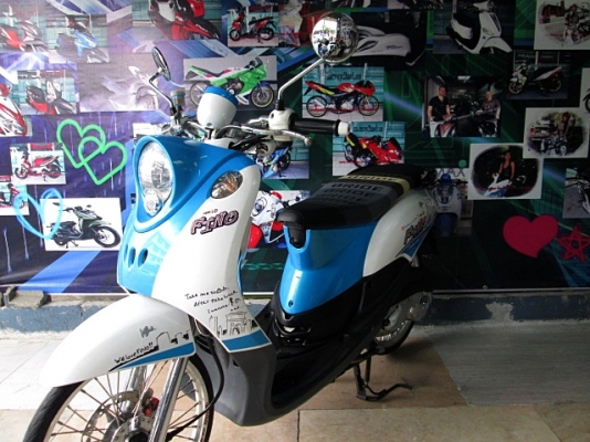 Fino ลายแฟร์ชั่น สีฟ้าขาว ลงล้อขอบ 17ตามรูป เครื่องยนต์เดิมๆ แถม 3 รายการ 19900