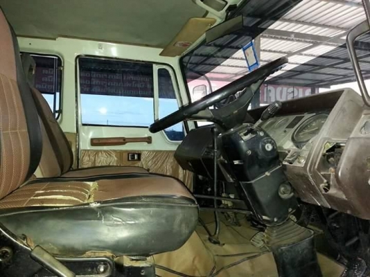 ขายรถ10ล้อ ดั้ม2เพลา สโลกลาง HINO เครื่อง195แรง พาวเวอร์ เบรกจิฟฟี่ ภายในสวย เอกสารเล่มทะเบียนพร้อมโอน ราคา595,000 สนใจโทร 090-8588220คุณนะ 093-3258446คุณบิว หรือเข้าดูสินค้าอื่นๆได้ที่ www.narong2truck.com หรือ www.truck.in.th/498 หรือเพจFacebook ณรงค์ ซ