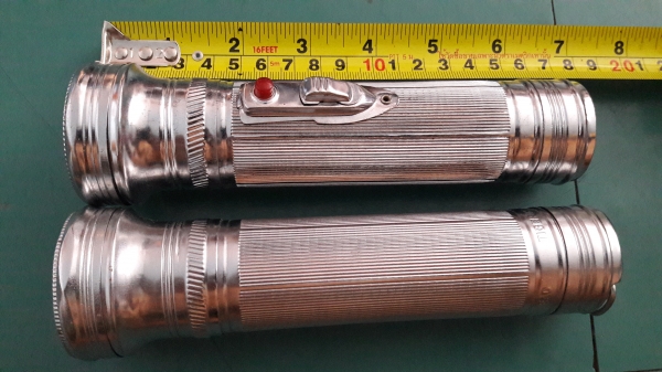 ขายไฟฉายตราหัวเสืองานเก่าเก็บแพ็ค2กระบอก