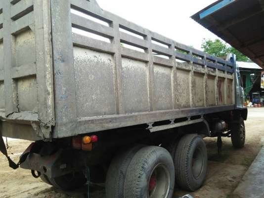 ขายรถ10ล้อ ดั้ม2เพลา ร็อกกี้240แรง พาวเวอร์ เบรกจิฟฟี่ ภายในสวย รถสวยสภาพดี เอกสารเล่มทะเบียนพร้อมโอน ราคา750,000 สนใจโทร 090-8588220คุณนะ 093-3258446คุณบิว หรือเข้าดูสินค้าอื่นๆได้ที่ www.narong2truck.com หรือ www.truck.in.th/498 หรือเพจFacebook ณรงค์ ซื