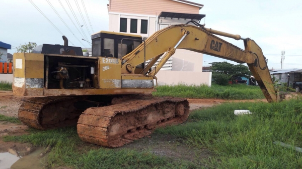 ขายรถแบ็คโฮ CAT E200 B  เครื่อง S6K  รถพร้อมใช้ ครบเต็มทุกระบบ เอกสารแจ้งจำหน่ายจากบริษัท