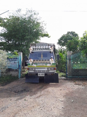 ขาย6ล้อ KM779 เครื่องWOD4 117แรง มีแอร์  หัวบางเดิมมาก รถห้างแท้ ยาว5.50ม. ยางสวย6เส้น เครื่องดี แอร์เย็นจัด ราคา 319,999  สนใจโท 0861376478 ราคาต่อรองได้นะคับ บริการส่งถึงบ้านคับ