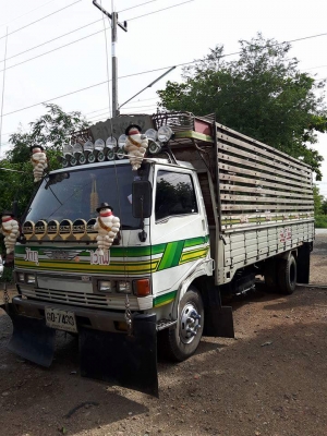 ขาย6ล้อ KM779 เครื่องWOD4 117แรง มีแอร์  หัวบางเดิมมาก รถห้างแท้ ยาว5.50ม. ยางสวย6เส้น เครื่องดี แอร์เย็นจัด ราคา 319,999  สนใจโท 0861376478 ราคาต่อรองได้นะคับ บริการส่งถึงบ้านคับ