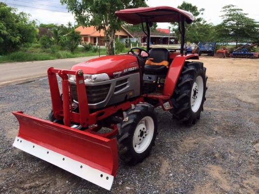 ขายรถไถยันมาร์ EF453T. 4WD2เพลา สภาพดี ใช้งาน 962 ชม. ขายพร้อมอุปกรณ์ครบชุด ราคา 298,000 บาท สนใจโทร 081-9136451 หรือ ขอดูรูปเพิ่มเติมทาง line:bow6451 ค่ะ