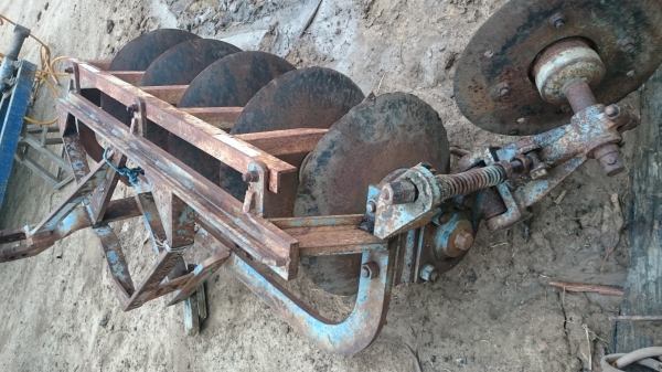 ขาย ผาน5*20  โครงสวยไม่มีแตก ผานของ ส. ยนต์เดชา แข็งแรงไถดี พร้อมใช้งาน ใส่รถ 20-25 แรง