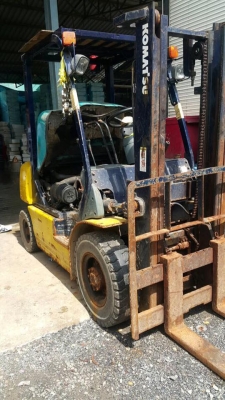 รถโฟล์คลิฟท์โคมัสสุ 2.5 ตัน เครื่องดีเซล4D94LE เสา3เมตรwww.cmmforklift.com
