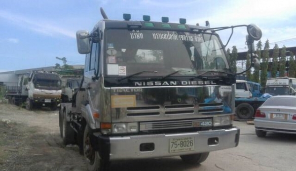 หัวลาก UD 290 แรง