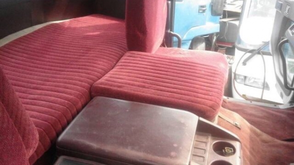 หัวลาก UD 290 แรง