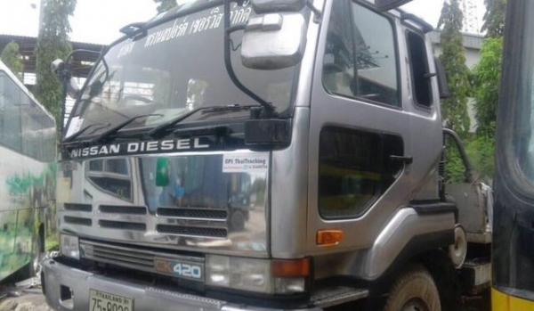 หัวลาก UD 290 แรง