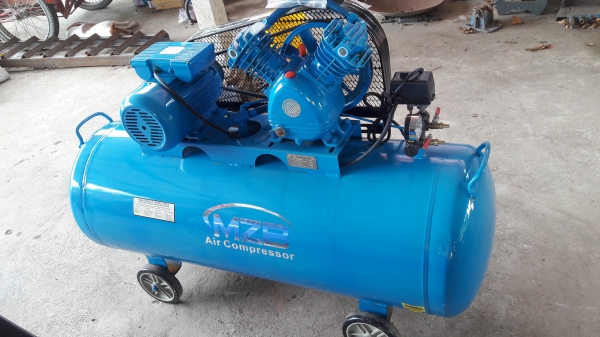 ปั๊ม ขนาด200 ลิตร 2สูบ  ไฟ220v  พร้อมมอเตอร์ 3แรง