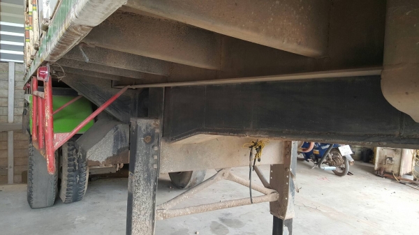 ขาย หางเทนเลอร์ดั้ม 3 เพลา ยาว 9 เมตร อู่เสรีชัย กระทะล้อมีให้ครบ เอกสารเล่มทะเบียนพร้อมโอน