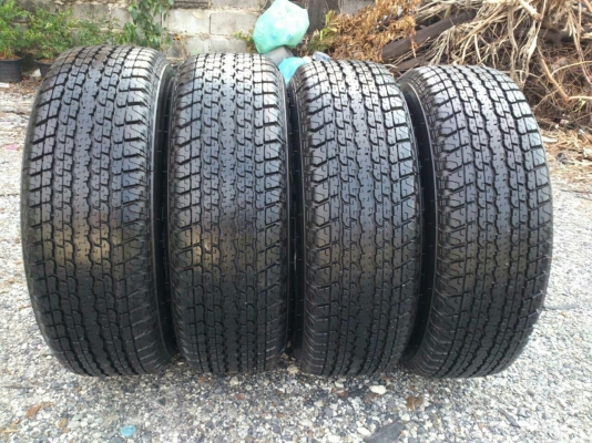 ขายยาง บริดสโตน 255/65R17  ปี15 ดอกยางหนาสวยสดไม่แตกลายไม่ร้าว จำนวน 1 ชุด