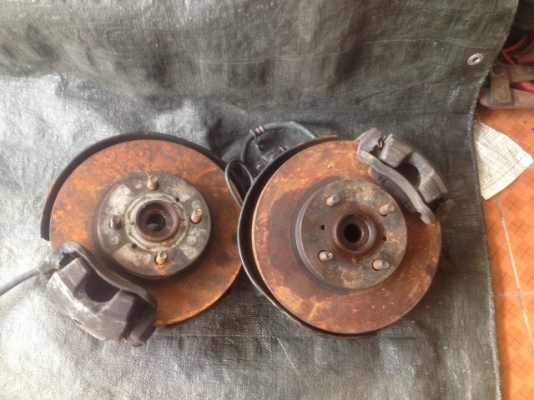 ดุมหน้า TOYOTA 1NZ วีออส เก่าญี่ปุ่นแท้จานหนาผ้าเบรคหนาสภาพดีคู่ละ