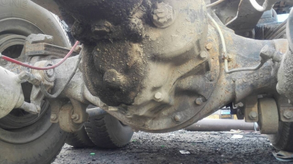 ขายครับ 10 ล้อนิสสัน 2 เพลาเครื่อง CNG รถวิ่งได้ขับได้เอกสารเล่มทะเบียน ม.79 ราคา 270,000 สนใจติดต่อ 0845672050