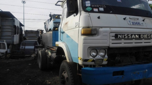 ขายครับ 10 ล้อนิสสัน 2 เพลาเครื่อง CNG รถวิ่งได้ขับได้เอกสารเล่มทะเบียน ม.79 ราคา 270,000 สนใจติดต่อ 0845672050