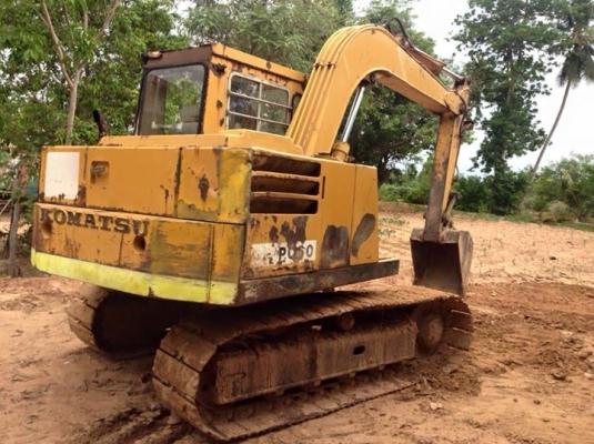 ขาย Komutsu PC60-2  ออกเก่านอกใช้ในไทย 2 ปี  เครื่องปั้ม แรงดี