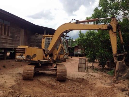 ขาย Komutsu PC60-2  ออกเก่านอกใช้ในไทย 2 ปี  เครื่องปั้ม แรงดี