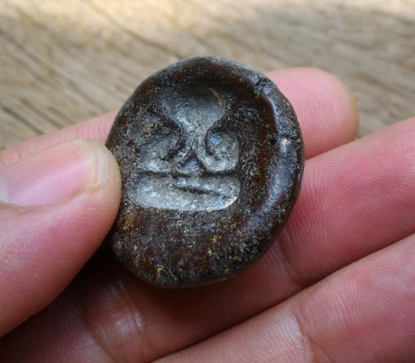 พระปิดตาจันทร์ลอย หลังลึก เนื้อว่านเก่า สวยมากๆ