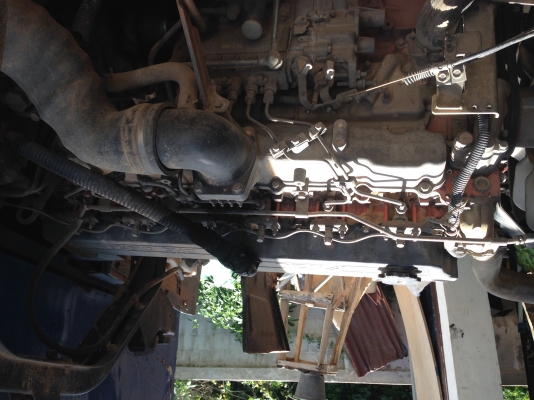 ขายเครื่องอีซูซุ195 6he1 มีใบคุมเครื่อง