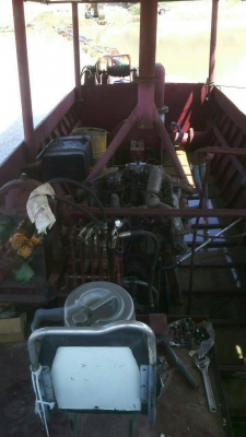 เรือดูดทราย ขนาดประมาน ความกว้าง 3.50ม.ยาว14ม.เครื่อง470แรงท่อดูดและส่ง10 นิ้วมีท่อส่ง10 ท่อน เป็นเรือไฮดรอลิคทั้งลำ ต่อใหม่ใช้งานน้อย ราคา 1200000 (โทร) 0817410515