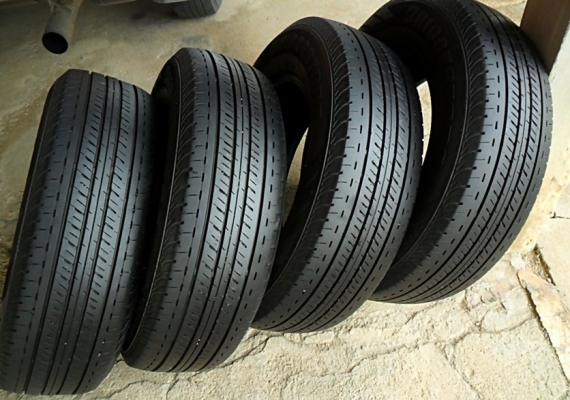 ยางกระบะขอบ15 บริดสโตน205-70-R15 ลงพื้นปลายปี15 (4เส้น4,500)