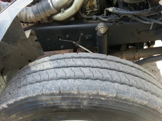 รถฮีโน่ 10 ล้อ ( รั้ว ) ติดเครน 5 ตัน. FL8J  220 แรงม้า. ปี 52.  ( รถวิ่ง 14x,xxx กม. )     สนใจติดต่อ  081 - 6079515