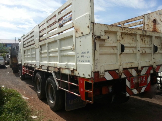 รถฮีโน่ 10 ล้อ ( รั้ว ) ติดเครน 5 ตัน. FL8J  220 แรงม้า. ปี 52.  ( รถวิ่ง 14x,xxx กม. )     สนใจติดต่อ  081 - 6079515