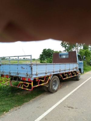 ขายรถ6ล้อ 115แรง เครื่องดี แคชซีสวย สภาพพร้อมใช้งาน เอกสารพร้อมโอน ราคา290,000 สนใจโทร 090-8588220คุณนะ 093-3258446คุณบิว หรือเข้าดูสินค้าอื่นๆได้ที่ www.narong2truck.com หรือ www.truck.in.th/498 หรือเพจFacebook ณรงค์ ซื้อขายรถมือสอง (เว็บไซต์ส่วนตัว) หรื