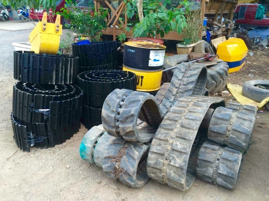 ด่วน!!!(แทรคยางมือ 2 เก่านอกแท้ติดรถ ราคาถูก )☎️สนใจติดต่อ 085-5632278 นายภานุกูล