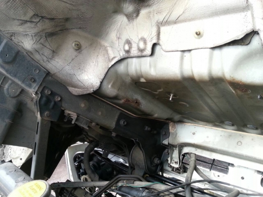 รถฮีโน่ 6 ล้อ ตู้เย็น FC4J  150 แรงม้า. ปี 46.    สนใจติดต่อ  081 - 6079515