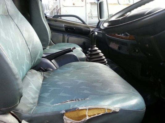 รถฮีโน่ 6 ล้อ ตู้เย็น FC4J  150 แรงม้า. ปี 46.    สนใจติดต่อ  081 - 6079515