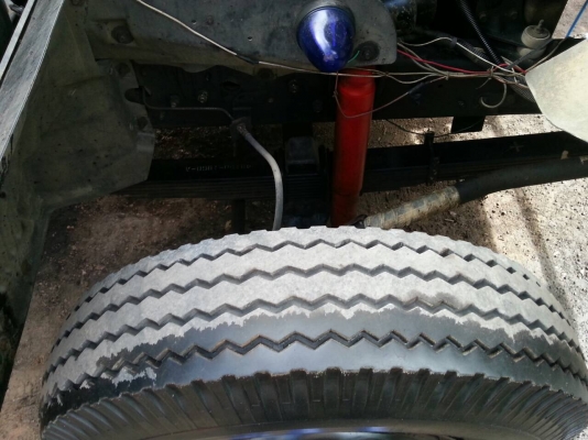 รถฮีโน่ 6 ล้อ ตู้เย็น FC4J  150 แรงม้า. ปี 46.    สนใจติดต่อ  081 - 6079515