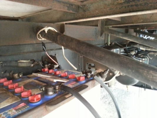 รถฮีโน่ 6 ล้อ ตู้เย็น FC4J  150 แรงม้า. ปี 46.    สนใจติดต่อ  081 - 6079515