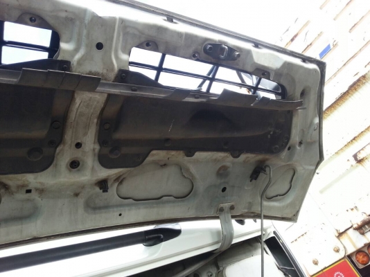 รถฮีโน่ 6 ล้อ ตู้เย็น FC4J  150 แรงม้า. ปี 46.    สนใจติดต่อ  081 - 6079515