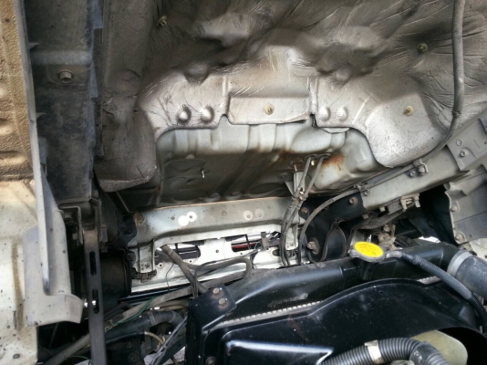 รถฮีโน่ 6 ล้อ ตู้เย็น FC4J  150 แรงม้า. ปี 46.    สนใจติดต่อ  081 - 6079515