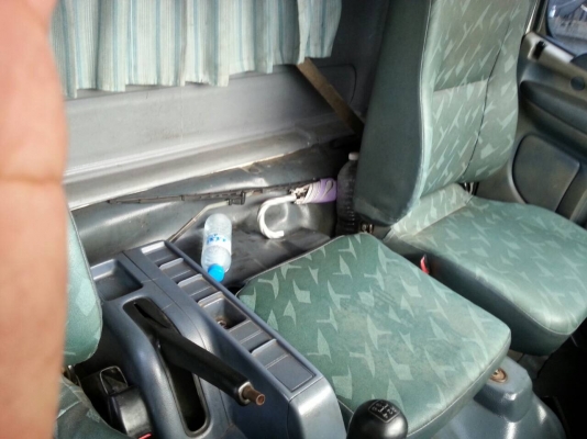 รถฮีโน่ 6 ล้อ ตู้เย็น FC4J  150 แรงม้า. ปี 46.    สนใจติดต่อ  081 - 6079515