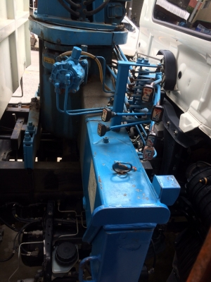 รถฮีโน่ 6 ล้อดั้ม / ติดเครน 3 ตัน. FG8J  220 แรงม้า. ปี 56.  ( รถวิ่ง 9,xxx กม. )     สนใจติดต่อ   081 - 6079515