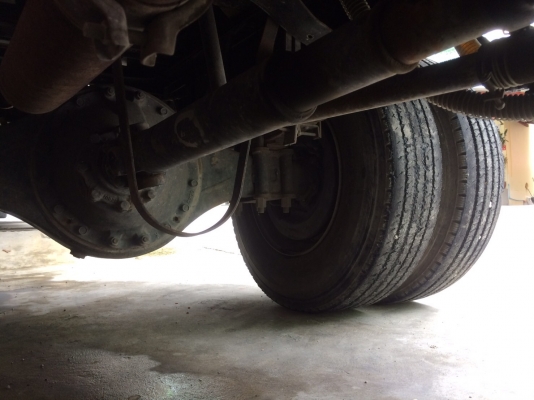 รถฮีโน่ 6 ล้อดั้ม / ติดเครน 3 ตัน. FG8J  220 แรงม้า. ปี 56.  ( รถวิ่ง 9,xxx กม. )     สนใจติดต่อ   081 - 6079515