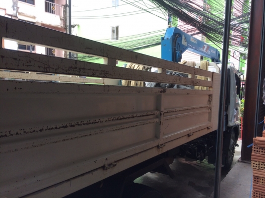 รถฮีโน่ 6 ล้อดั้ม / ติดเครน 3 ตัน. FG8J  220 แรงม้า. ปี 56.  ( รถวิ่ง 9,xxx กม. )     สนใจติดต่อ   081 - 6079515