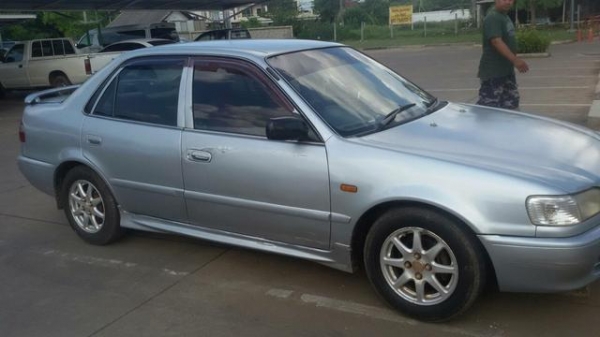 toyota corolla glxi ตัวท็อป ไฮท็อก 1600 mt lpg ปี 2000